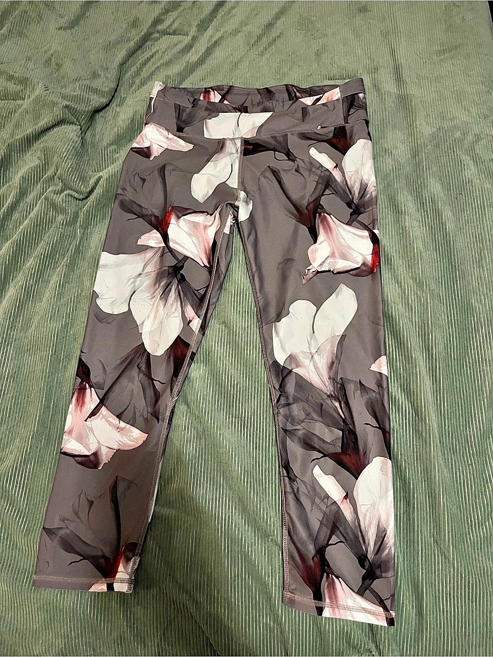 Fabletics Floral Leggings in Gray & Pink